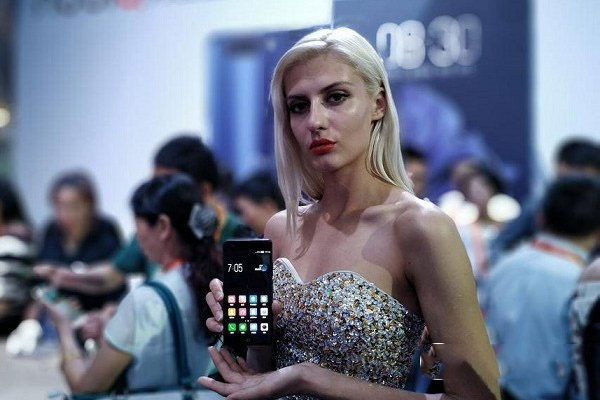 nubia Z17值得买吗？努比亚Z17配置参数与真机图赏