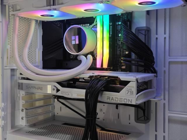 RTX4070Super魔鹰显卡拆解