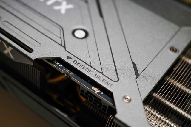 RTX4070Super魔鹰显卡拆解