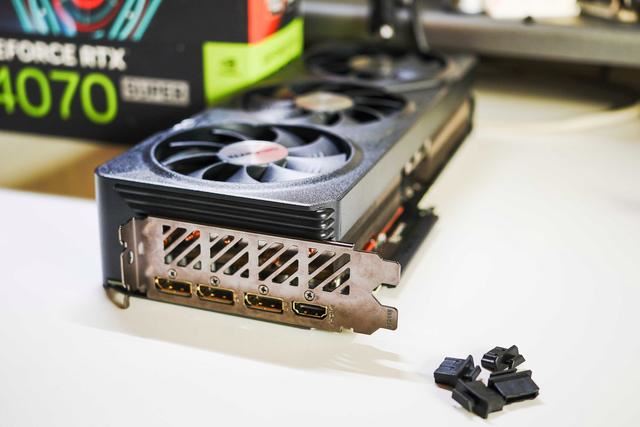 RTX4070Super魔鹰显卡拆解