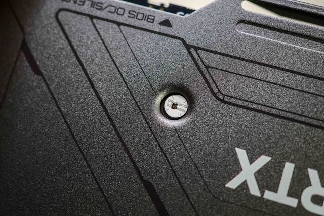 RTX4070Super魔鹰显卡拆解