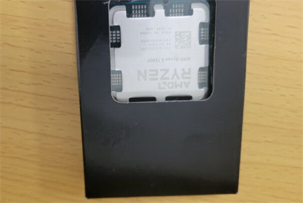 銳龍r9 9900x相當於英特爾什麼