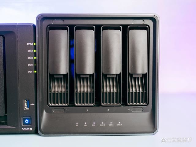 极空间Z4Pro与绿联DX4600Pro怎么选