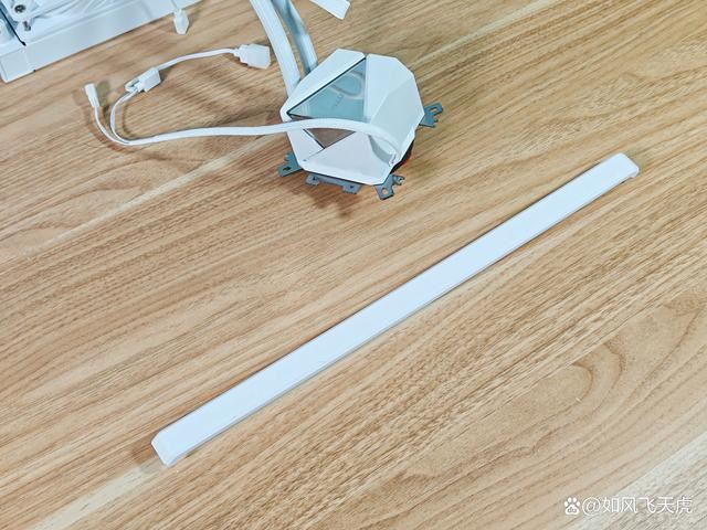 微星MAGCORELIQUIDI360評測