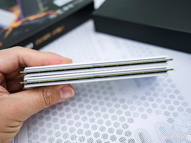 佰維DW100時空行者DDR5測評