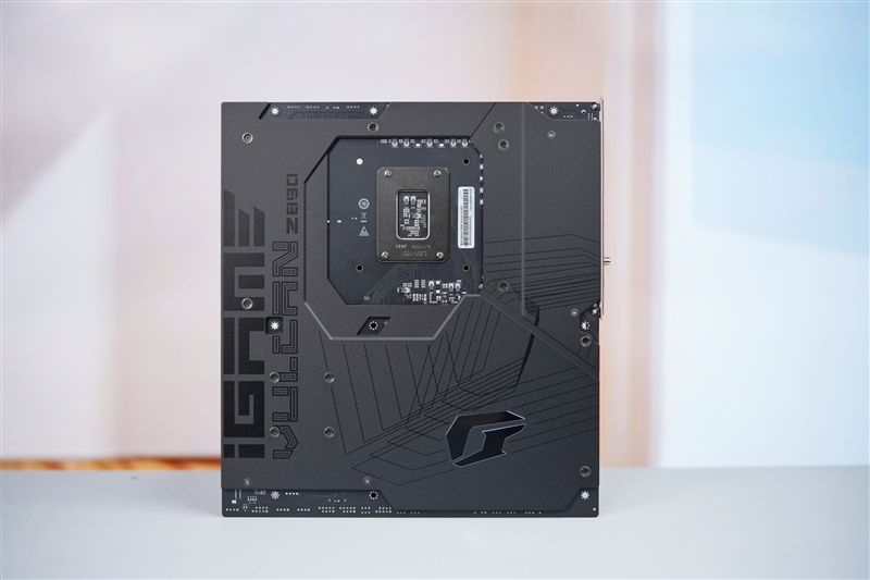 七彩虹Z890 Vulcan X評測