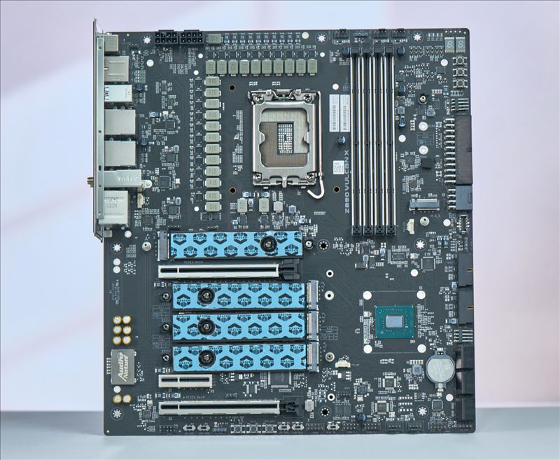 七彩虹Z890 Vulcan X評測