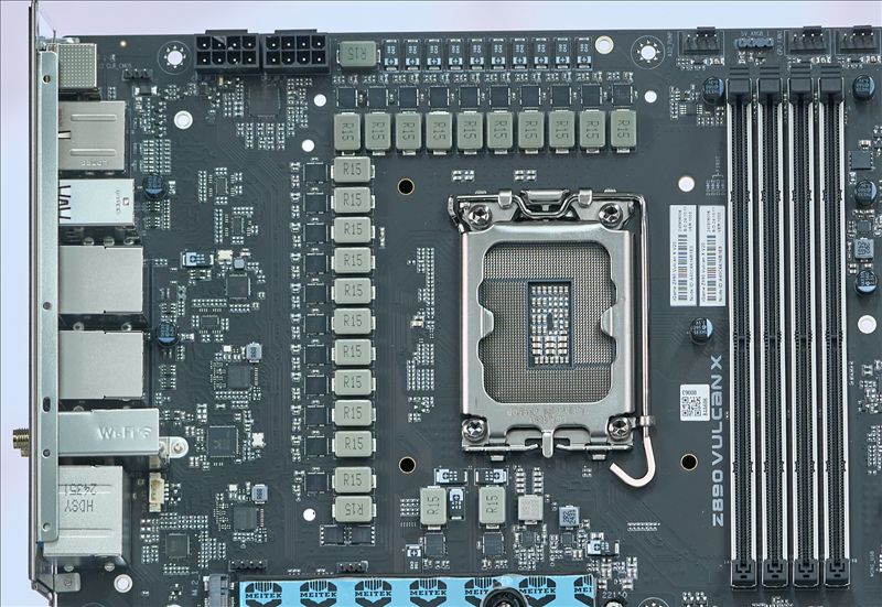 七彩虹Z890 Vulcan X評測