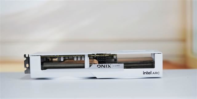 傲世LUMI追日B580评测