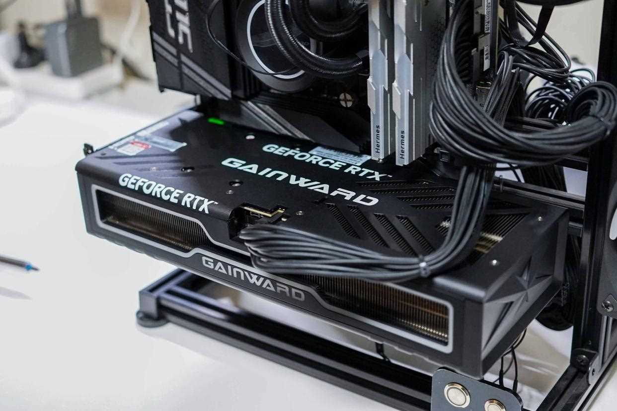 耕升RTX5080炫光OC显卡超频