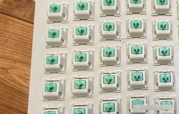 機械鍵盤上下燈位怎麼選